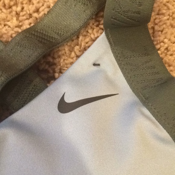 Sport clothes bundle - Picture 4 of 5